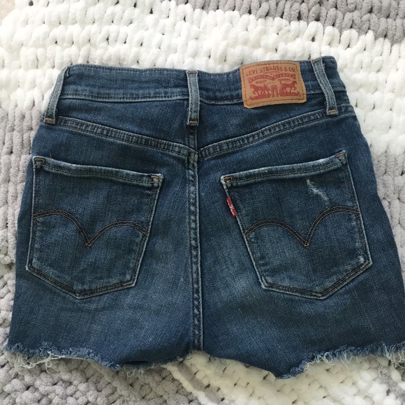 Levi 721 Frayed Denim Shorts - Picture 2 of 3